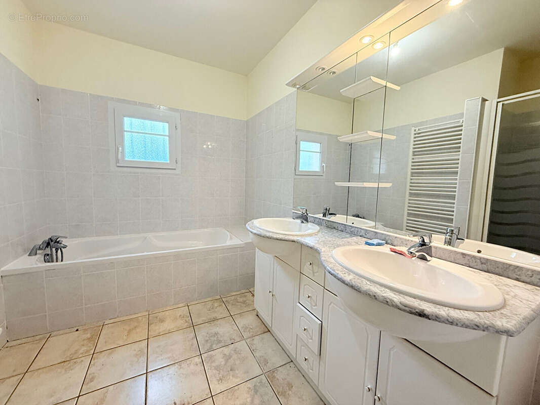 Maison à MEHUN-SUR-YEVRE