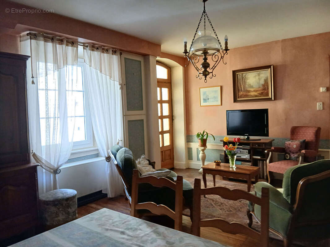 Maison à PIRE-SUR-SEICHE