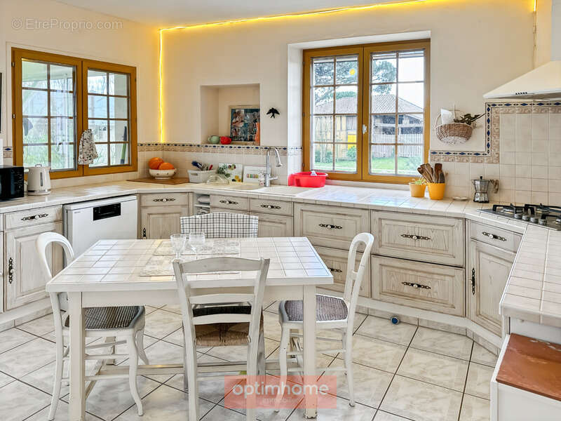 Maison à CASTELNAU-D'AUZAN