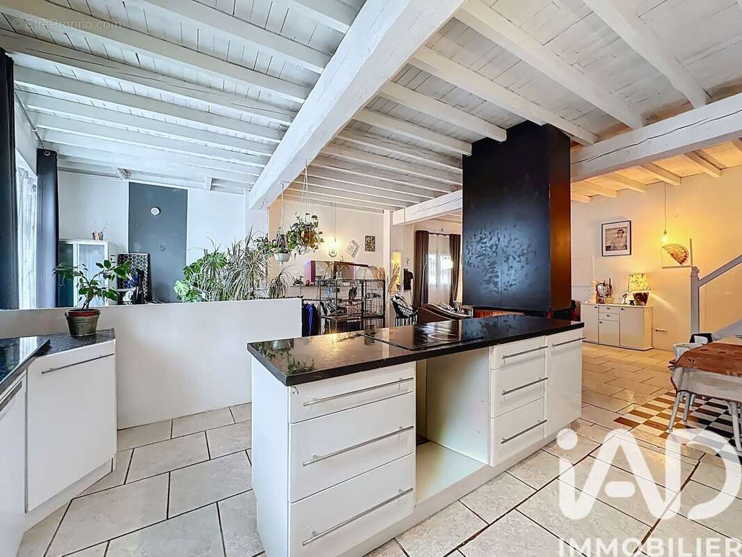 Photo 2 - Maison à VILLENEUVE-LES-MONTREAL