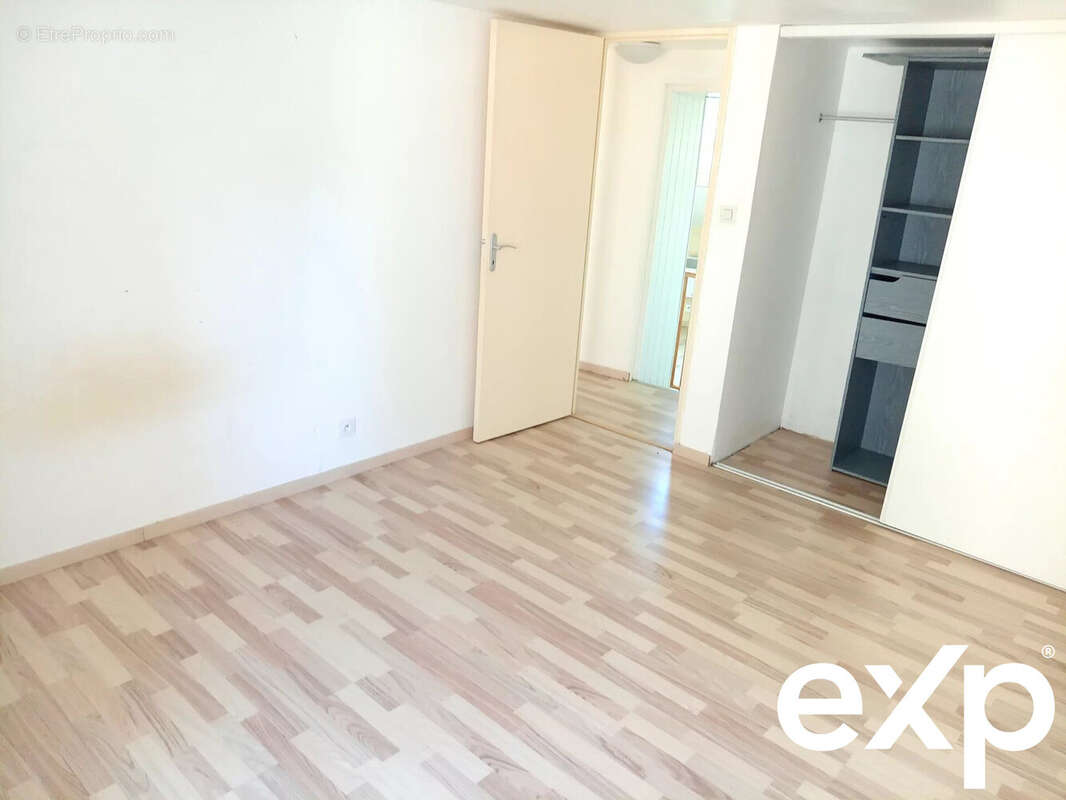 Maison à LA ROCHE-BLANCHE