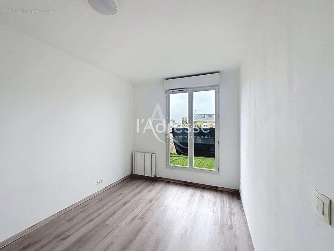 Appartement Chelles 2 pièce(s) 43 m2 Rooftop sur Chelles ! - photo 4