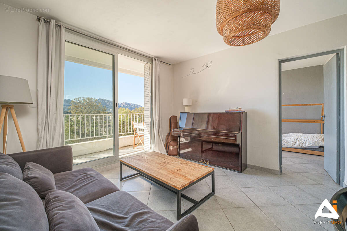 Appartement à MARSEILLE-8E