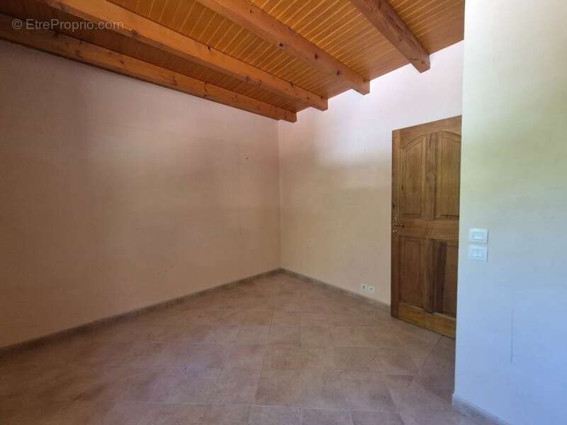 Maison à BAGNOLS-EN-FORET