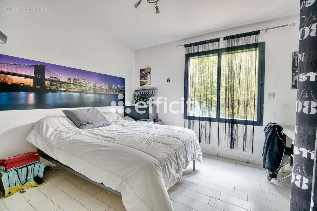 Maison à LACROIX-FALGARDE