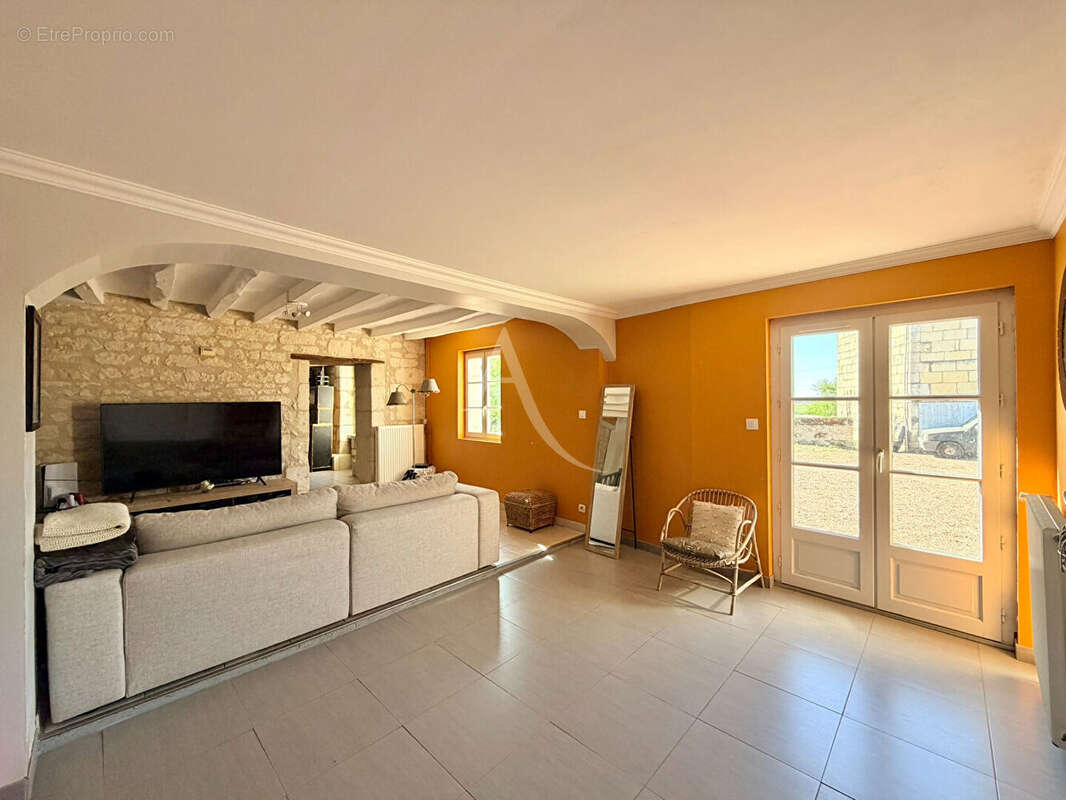 Maison à COURCHAMPS