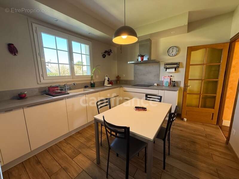 Grande maison avec dépendance sur 3460 m² de terrain - photo 6