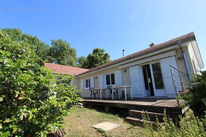 Maison à vendre 5 pièces de 106 m² à SAINTE MARIE SUR OUCHE (21), terrain de 2213 m² arboré - photo 2