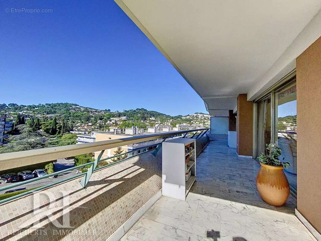 Appartement à LE CANNET