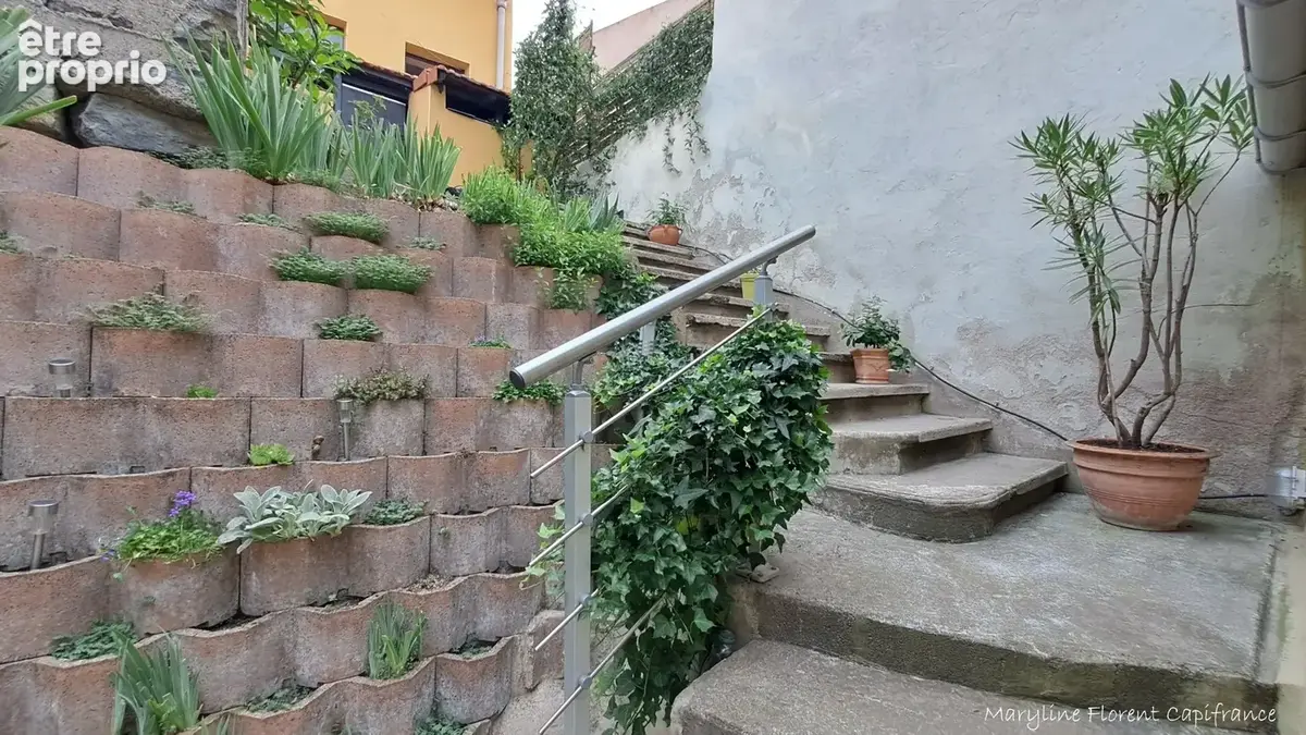 Maison T5 de 105 m² – Cour sans vis-à-vis, Véranda, Terrasse, Garage et dépendance - photo 22