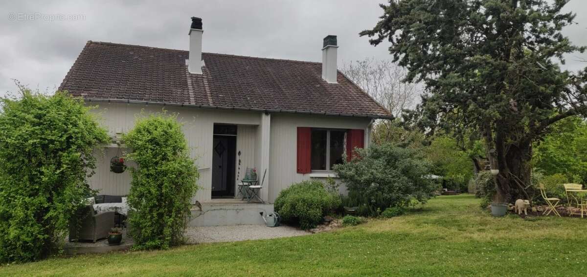 Maison à VILLENTROIS