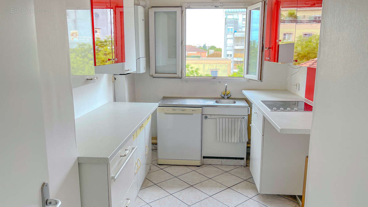 Appartement à VILLENEUVE-LA-GARENNE