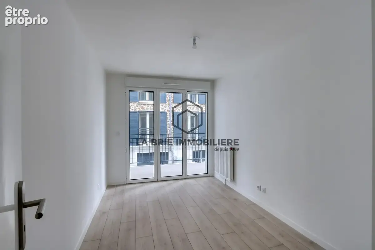 Appartement 4 pièces 76 m² à vendre à Villiers-Sur-Marne (94350) - photo 2