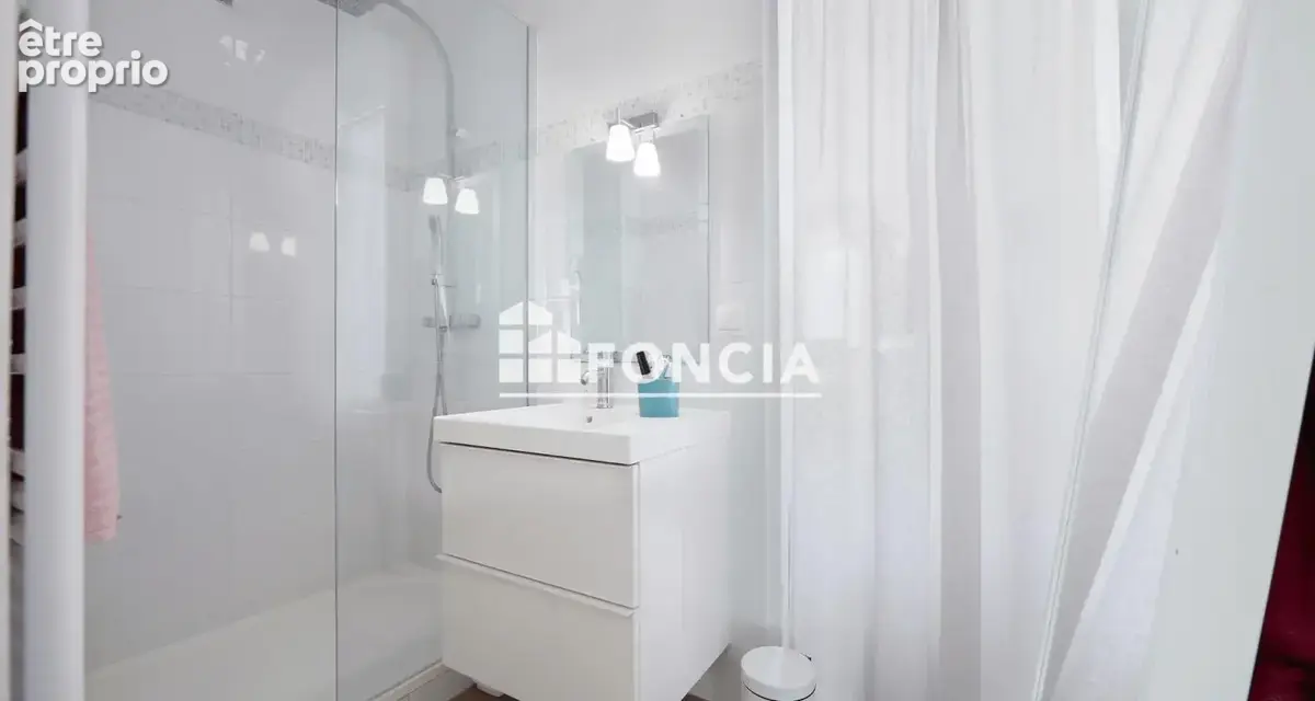 Appartement T4 102 m2, rénové dans un cadre privilégié à ETIOLLES avec PISCINE ET TERRAINS DE TENNIS - photo 9