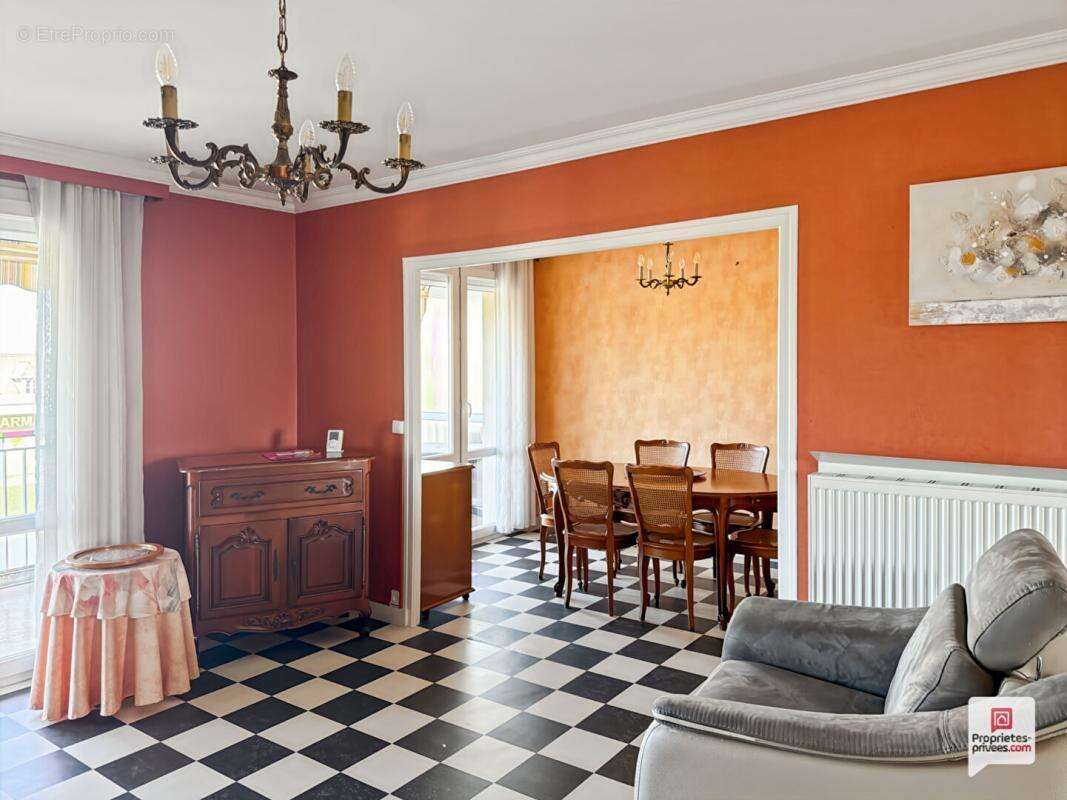 Appartement à SABLE-SUR-SARTHE