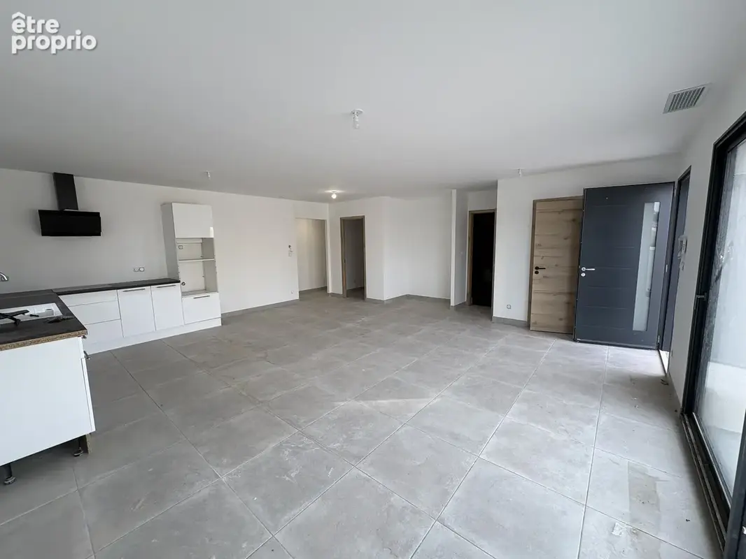 Première couronne de Béziers  Petite villa T4 de plain-pied réalisée en 2025 - photo 3