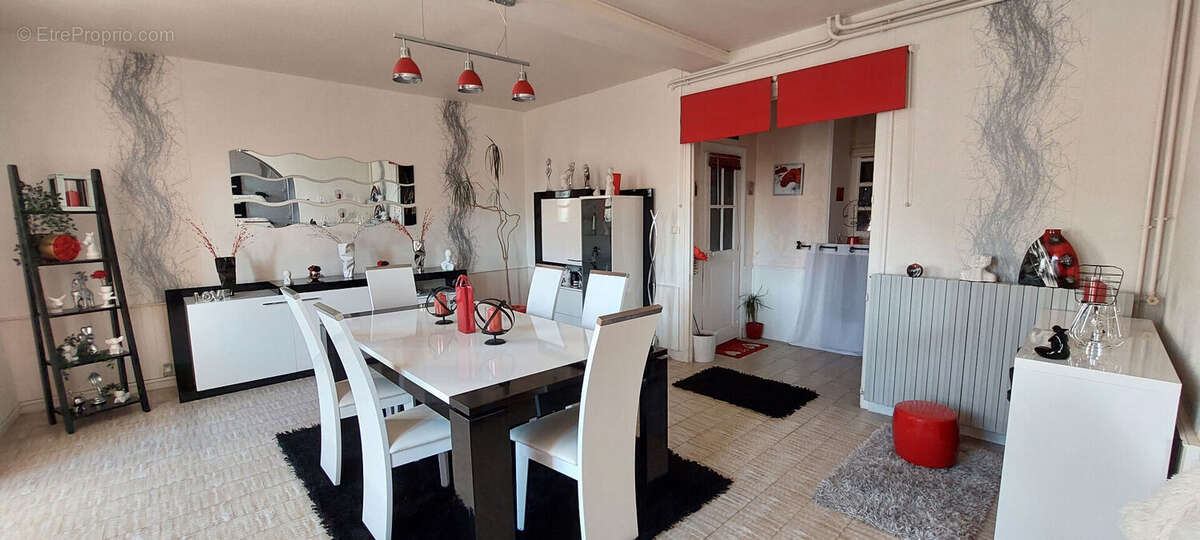 Maison à MONTS-SUR-GUESNES