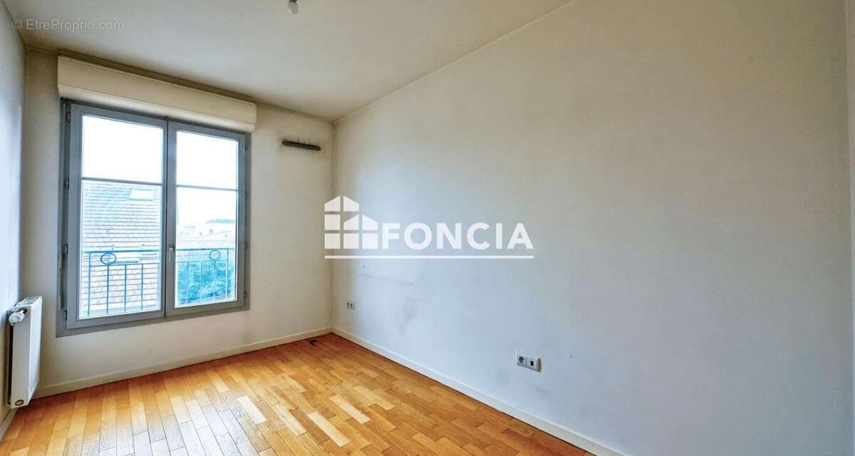 Appartement à SAINT-CYR-L'ECOLE