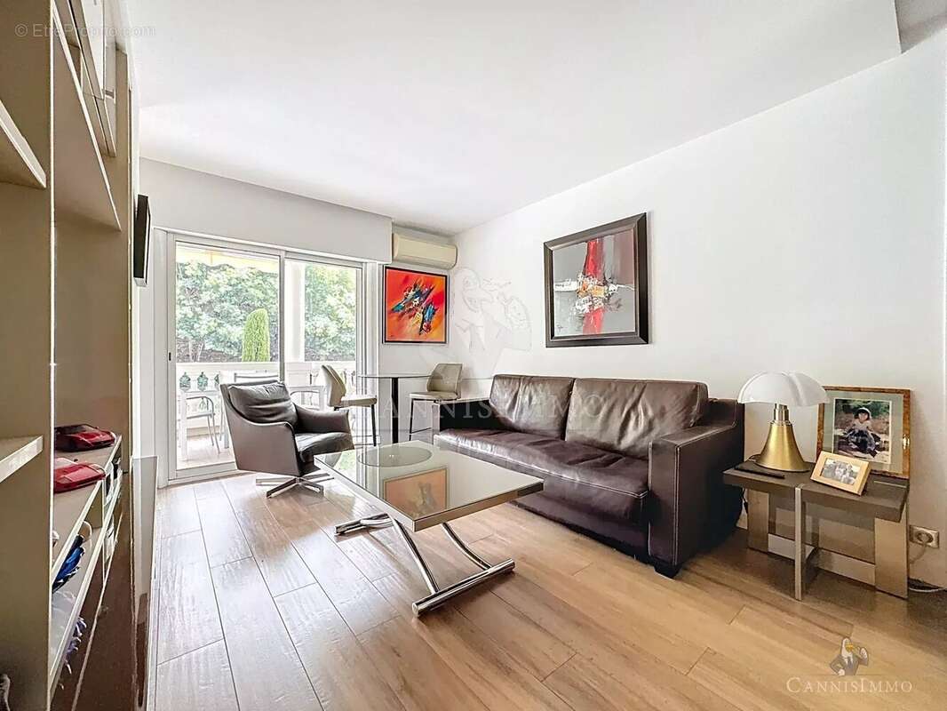 Appartement à MANDELIEU-LA-NAPOULE