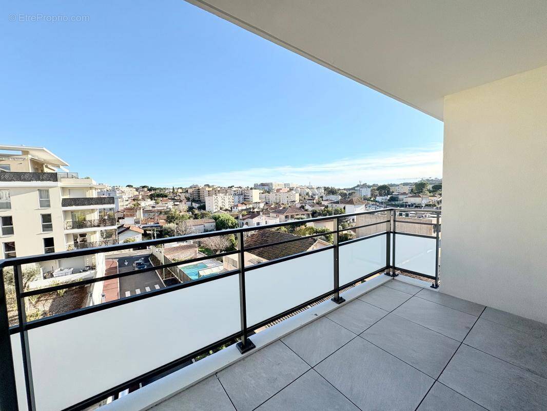 Appartement à LE CANNET