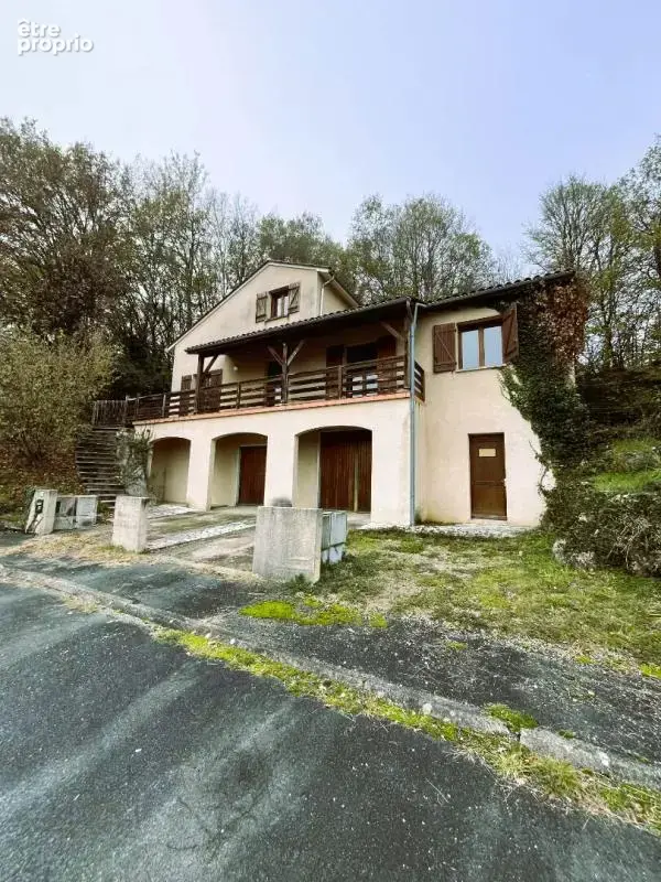 Maison à CHAMPCEVINEL