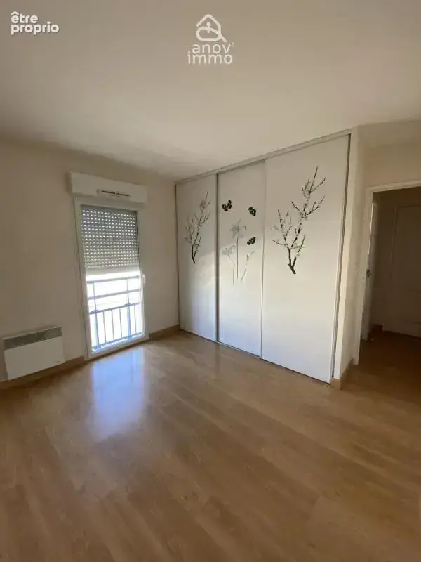 Appartement T3 avec terrasse, cave et parking proche plage e - photo 8