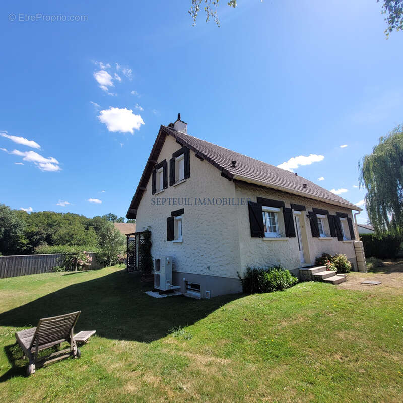 Maison à CIVRY-LA-FORET