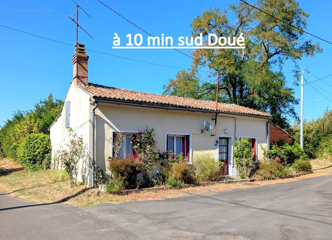 Maison à SAINT-MACAIRE-DU-BOIS