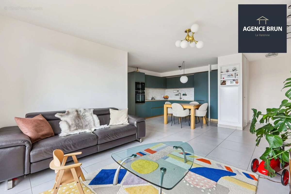 Appartement à SAINT-MAUR-DES-FOSSES