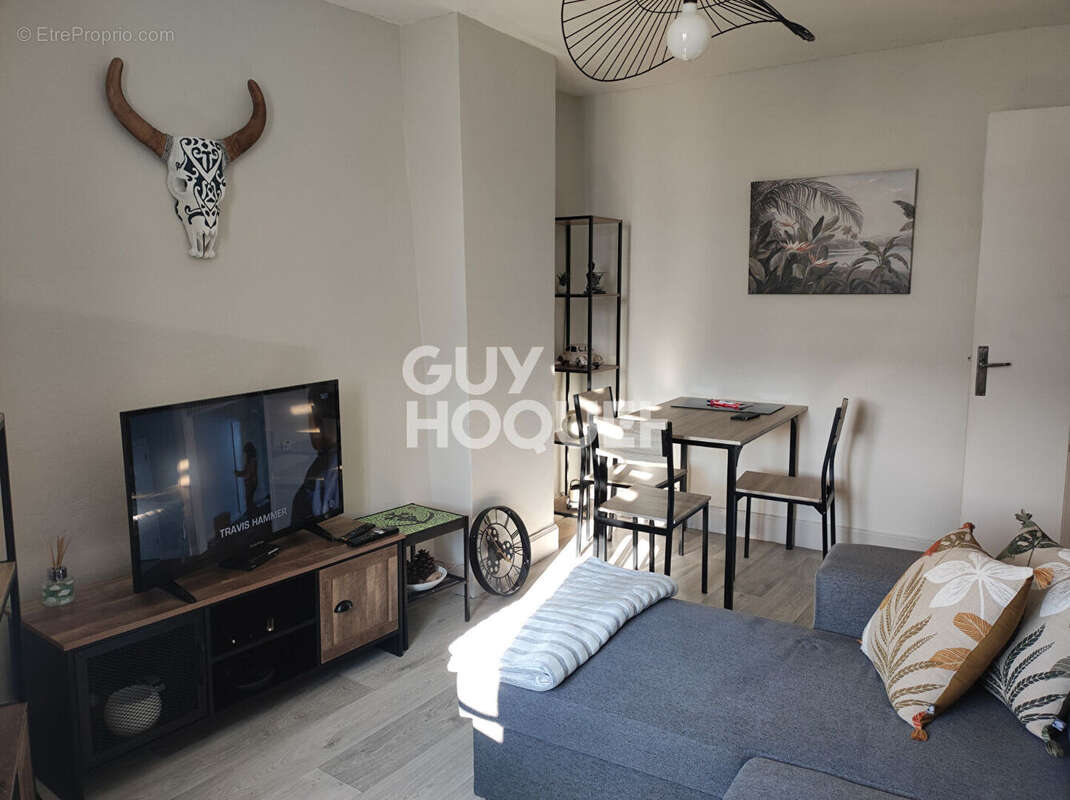 Appartement à NOIRETABLE