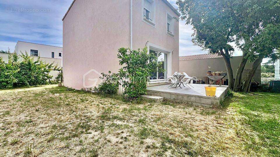 Maison à MILHAUD