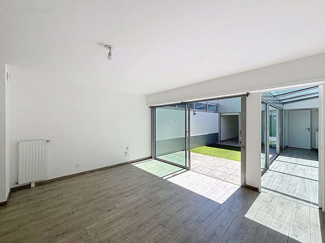 Maison 4 pièces - à vendre -  3 chambres - patio - La Courrouze - Rennes/Saint-Jacques - photo 3