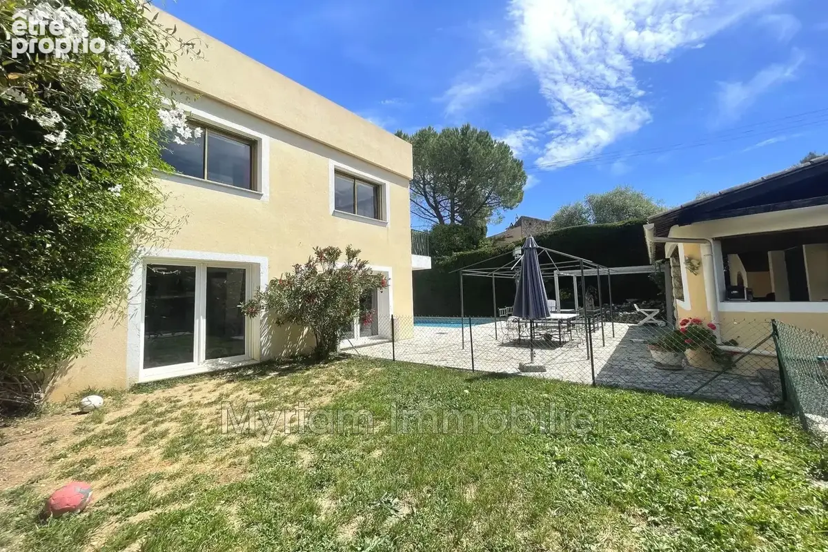 Maison 9 pièces 255 m² à vendre à Peymeinade (06530) - photo 5