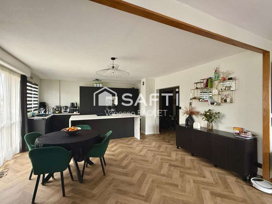 Photo 2 - Appartement à LE PLESSIS-BOUCHARD