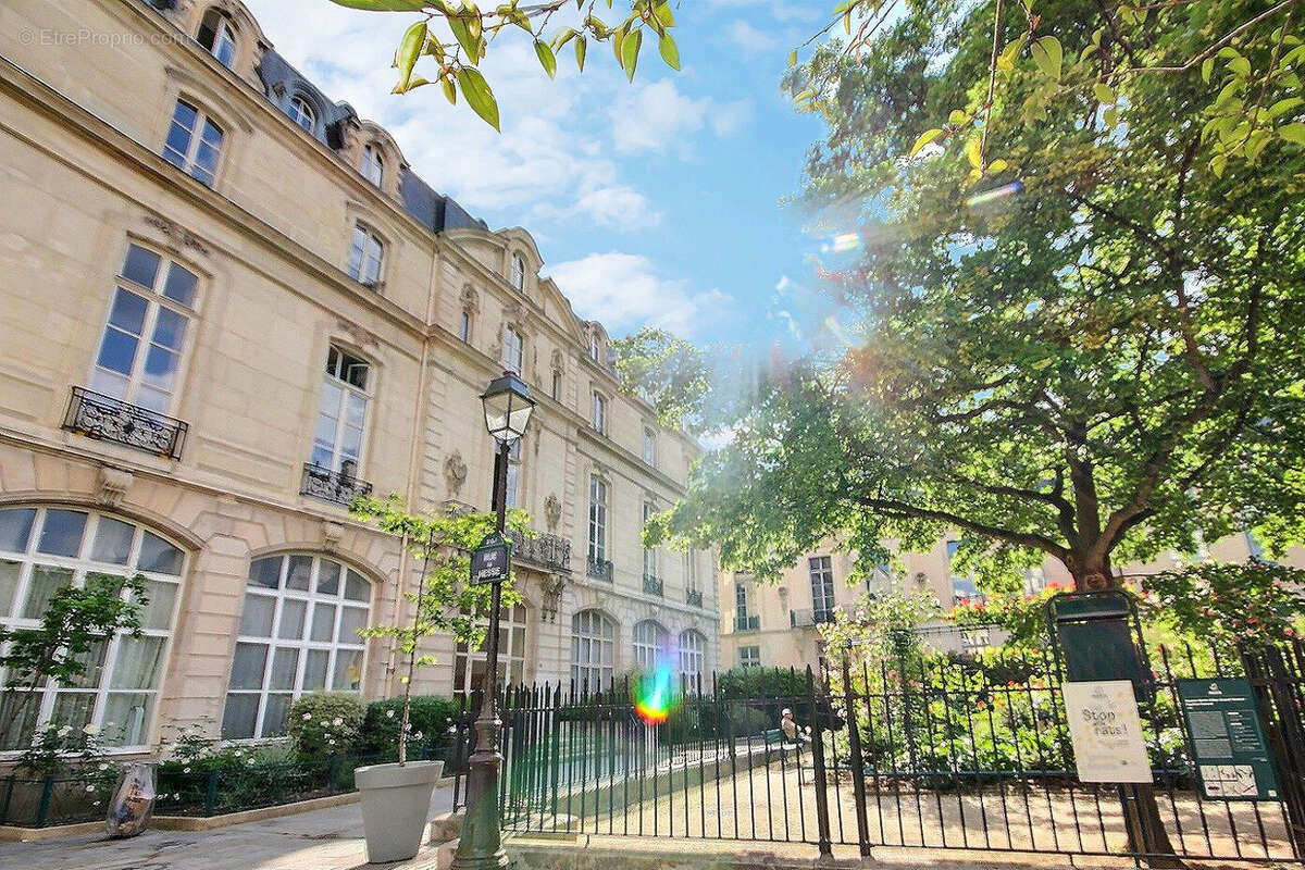 Appartement à PARIS-3E