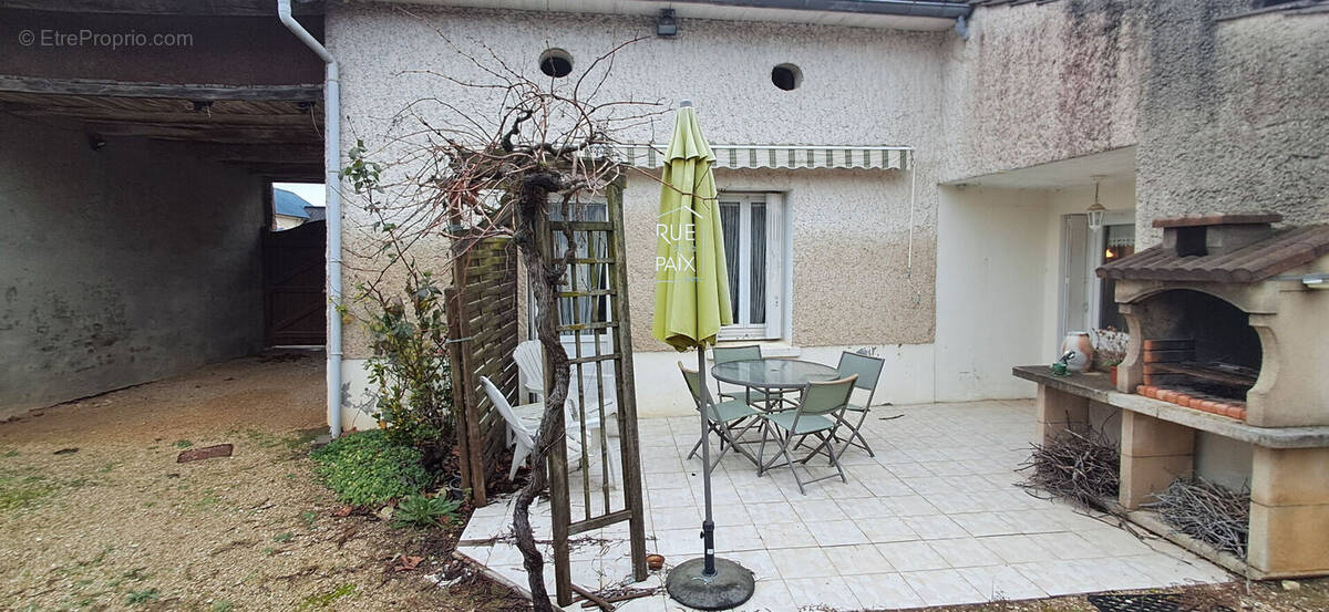 Maison à NEUVILLE-DE-POITOU