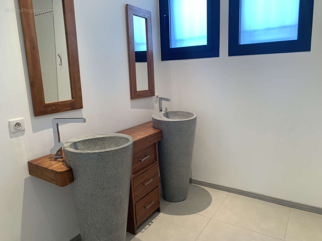 Maison à PLAN-DE-LA-TOUR