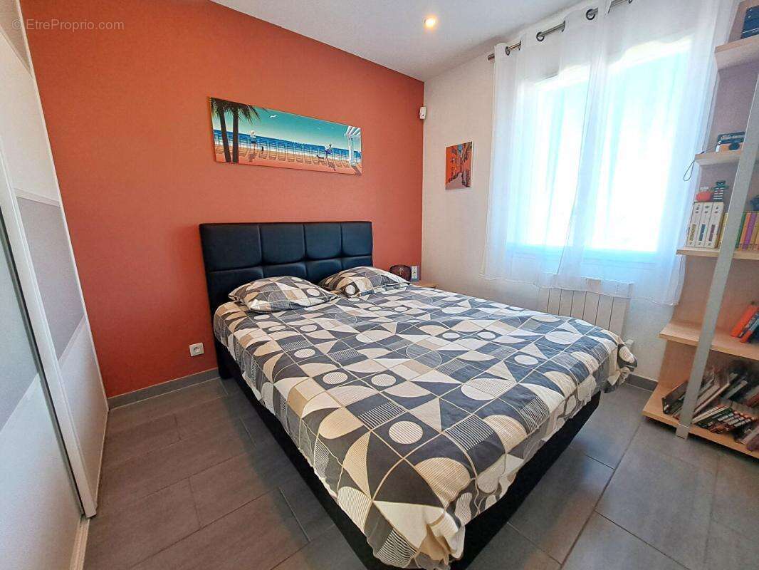 Maison à ROULLET-SAINT-ESTEPHE