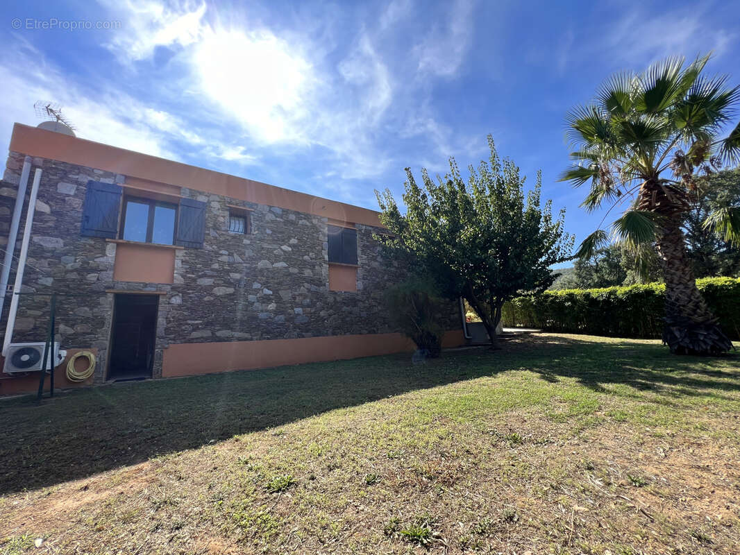 Maison à BORMES-LES-MIMOSAS