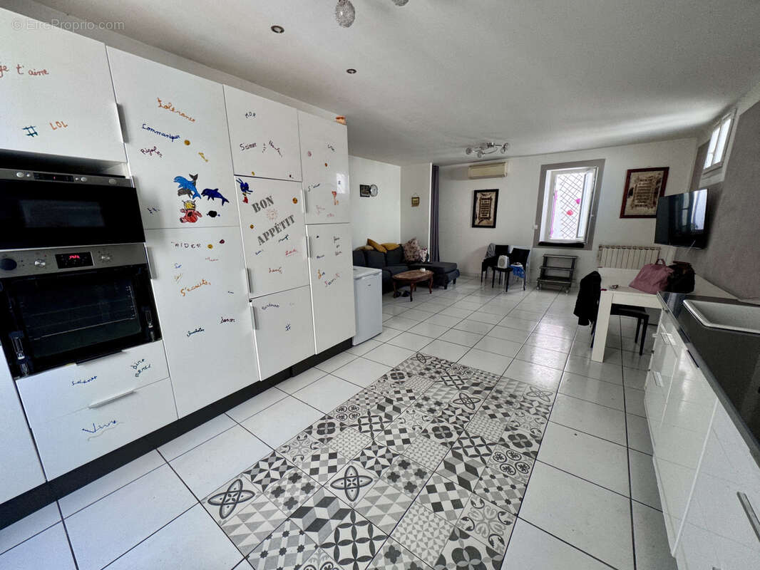 Appartement à MARSEILLE-16E