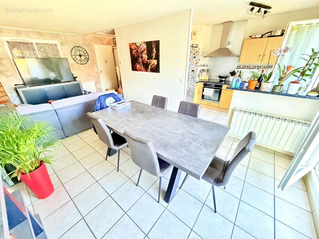 salon (4) - Maison à VALLEIRY