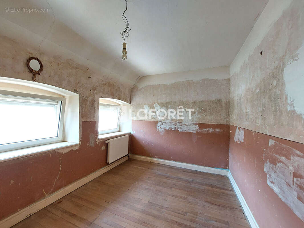 Maison à AUDUN-LE-TICHE