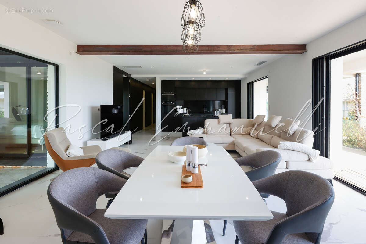 Appartement à VILLENEUVE-LOUBET