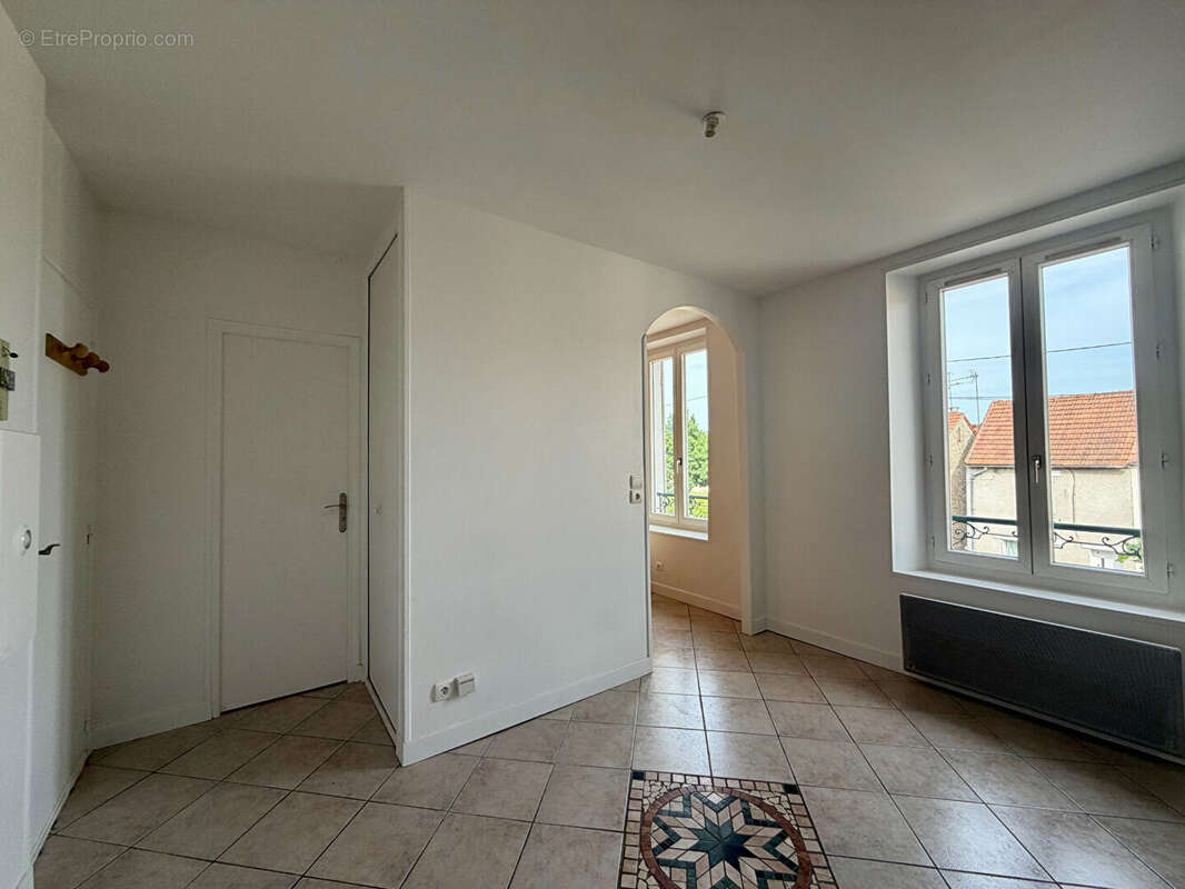 Appartement à LE PERRAY-EN-YVELINES