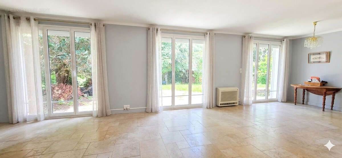 Maison à PLAISIR