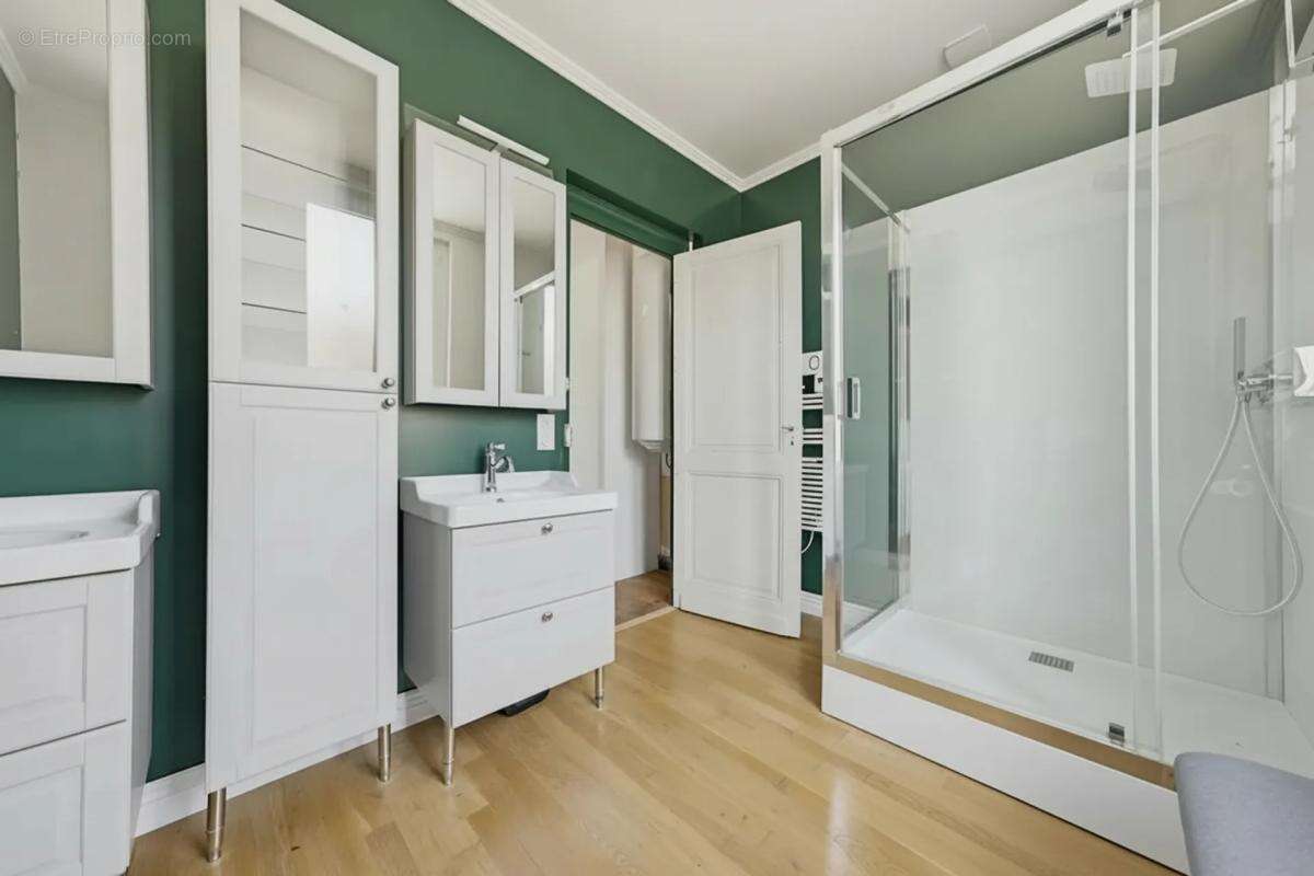 Maison de 6 pièces de 172 m² à Saint-Yzan-de-Soudiac - photo 12