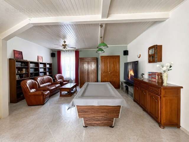 Maison bourgeoise - 201 m², piscine, studio indépendant et vue dégagée ! - photo 8