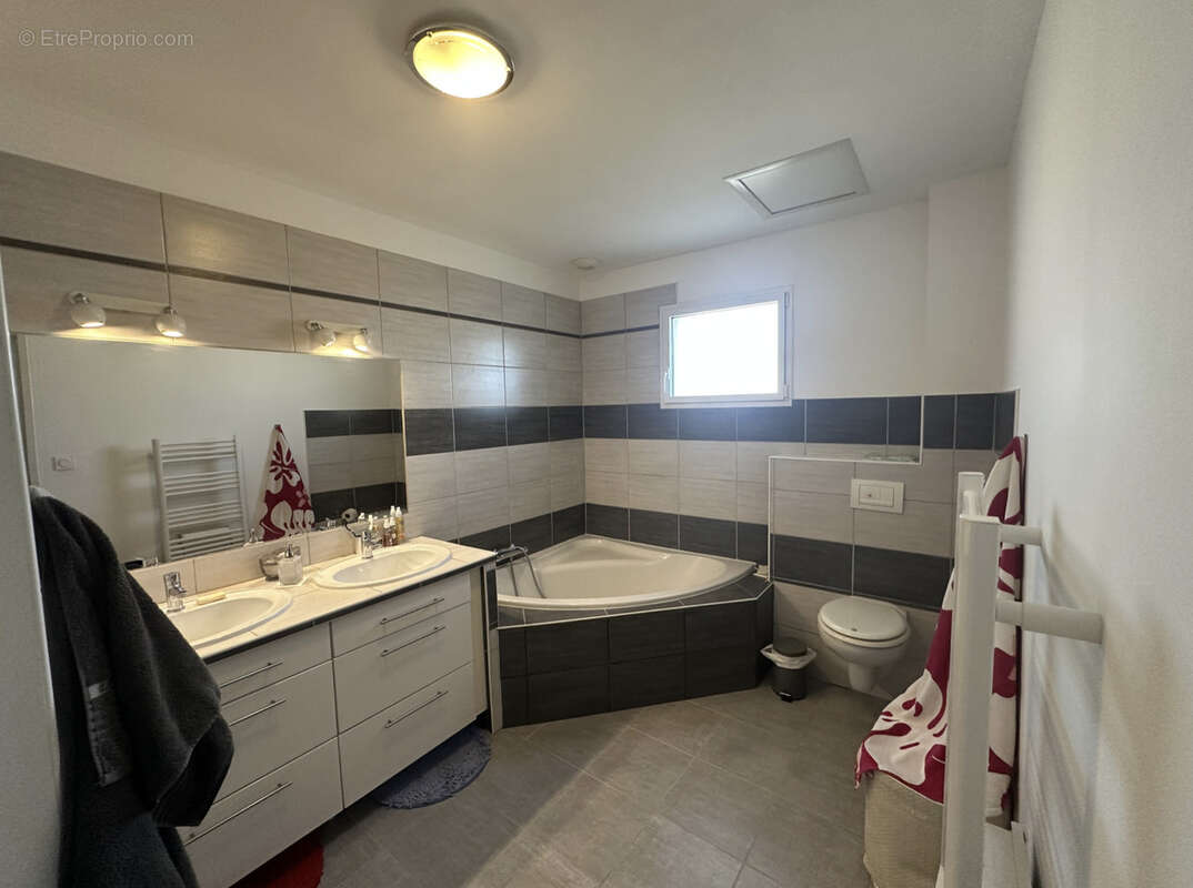 Maison à CAUX-ET-SAUZENS