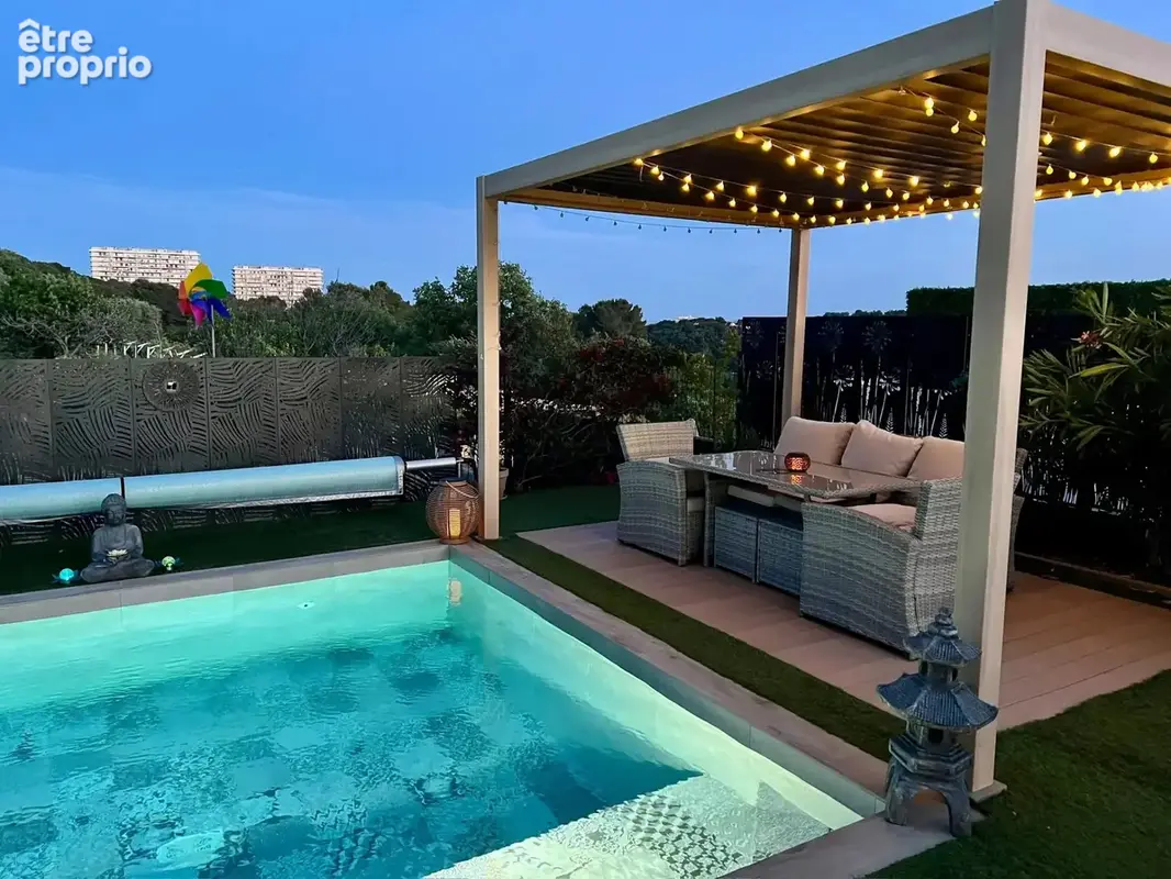VILLENEUVE-LOUBET - Villa récente 4 Chambres – 120 M² – Piscine – Proche village - photo 26