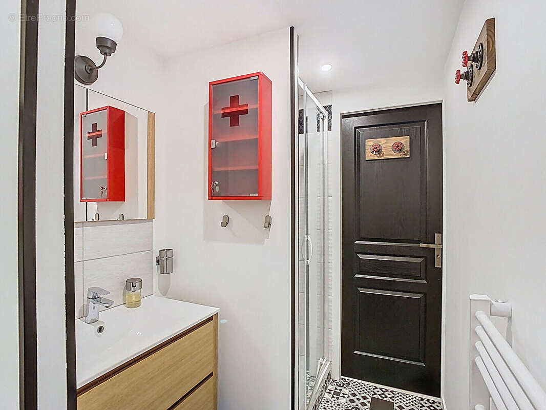 Tours Velpeau Appartement  T3 41.16 m2 rénové et meublé - photo 2